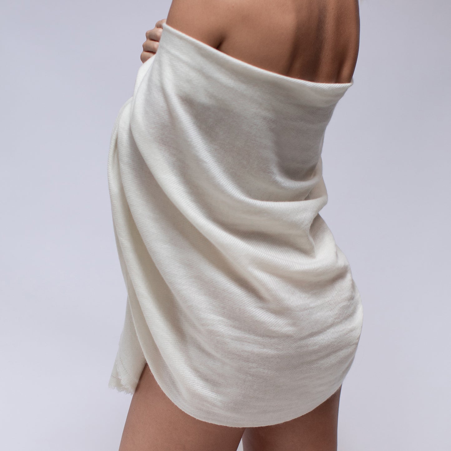 A woven cashmere shawl natural white