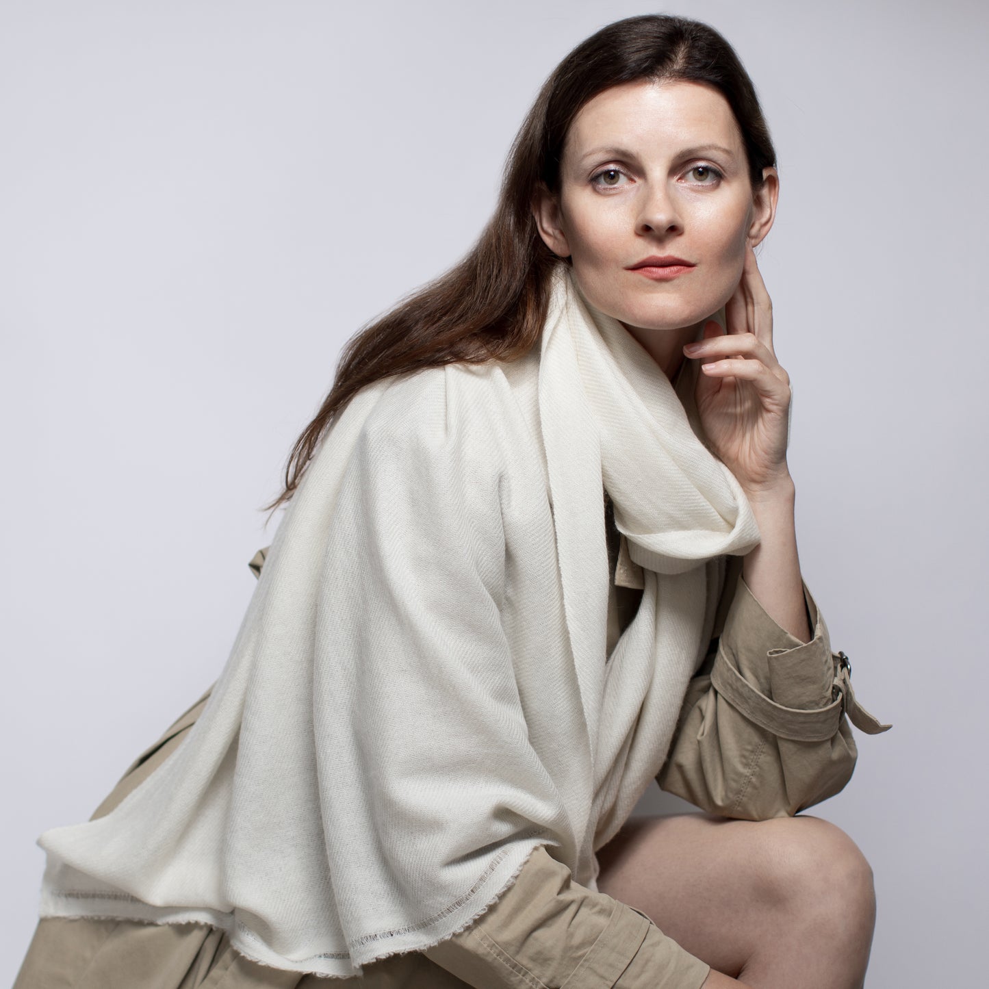 A woven cashmere shawl natural white