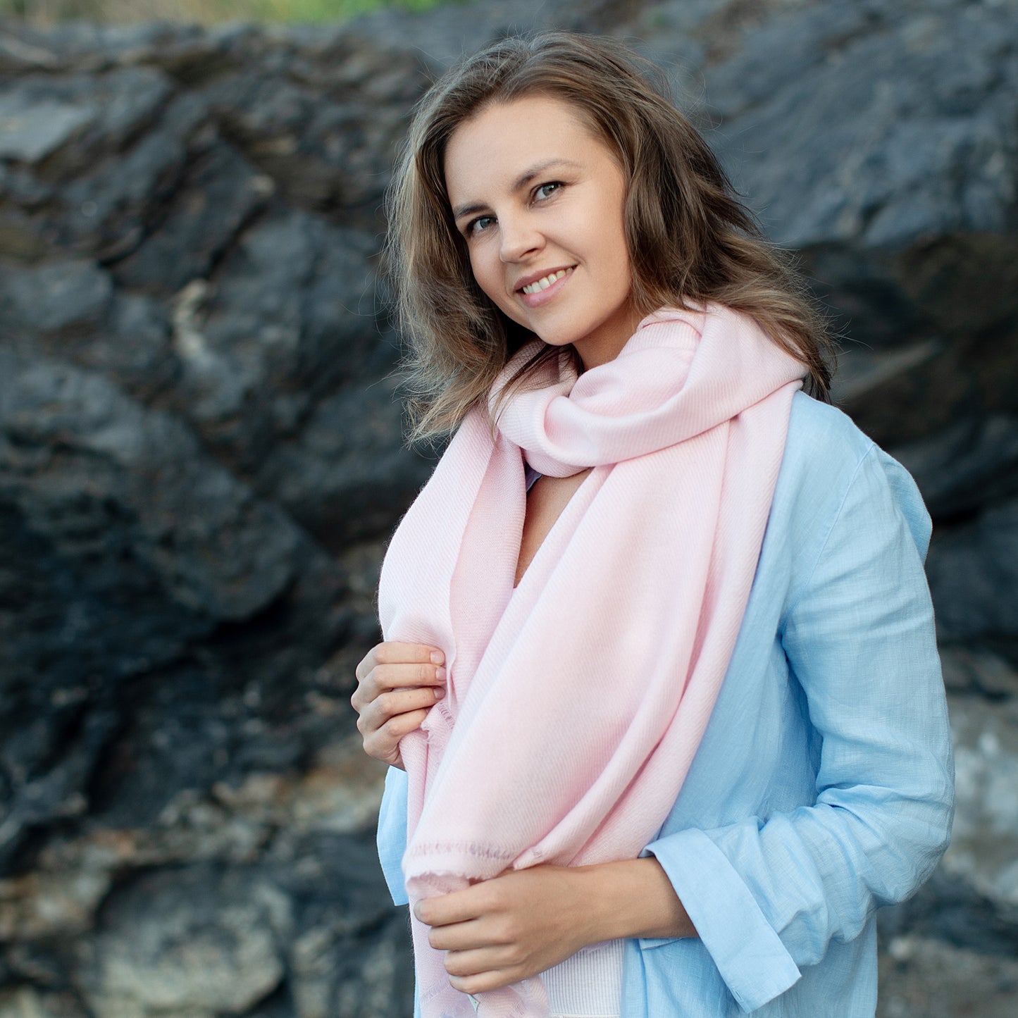 Cashmere woven shawl Pastel pink