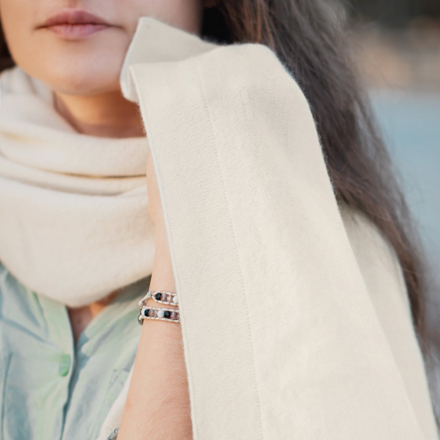 Cashmere knitted shawl Natural white