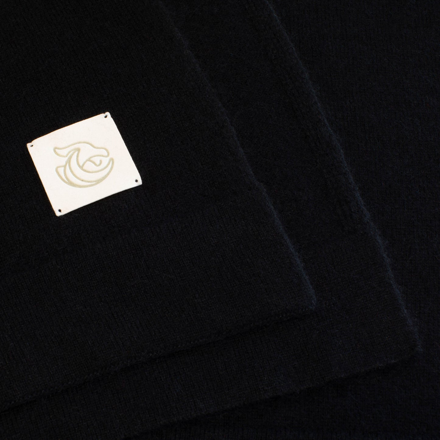 Cashmere knitted shawl Noir black