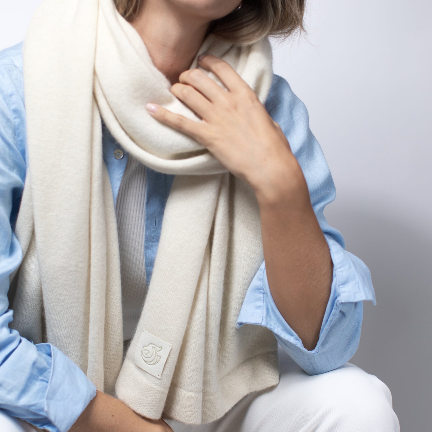 Cashmere knitted shawl Natural white