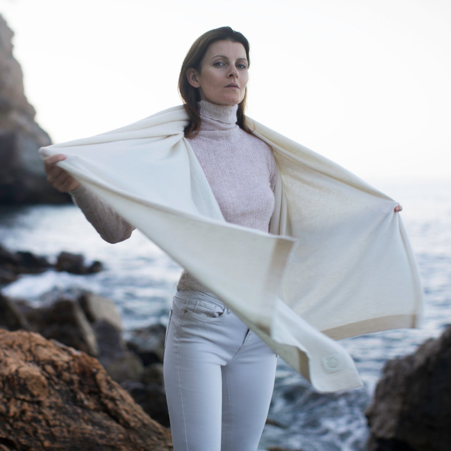 Cashmere knitted shawl Natural white