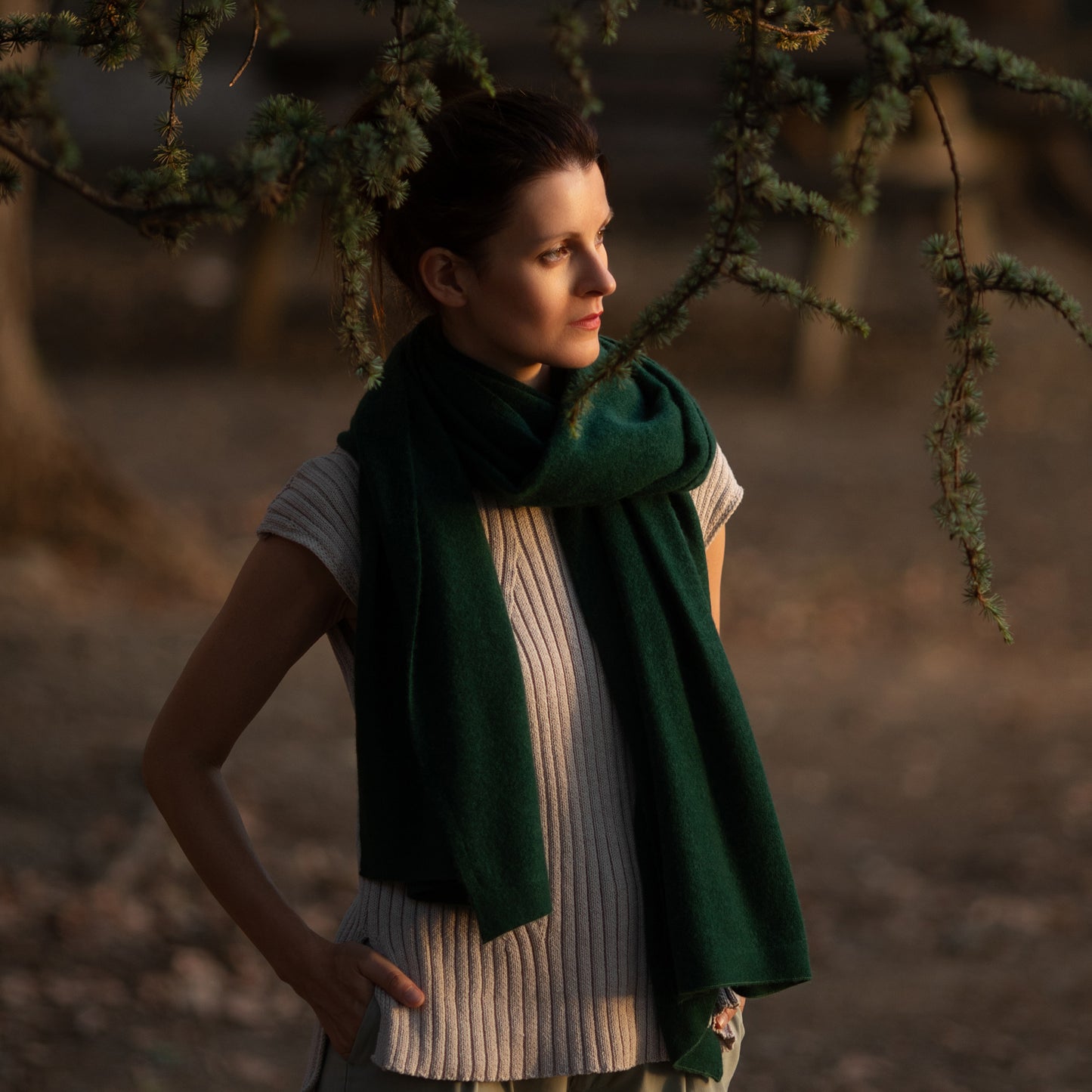 Cashmere knitted shawl Pine green